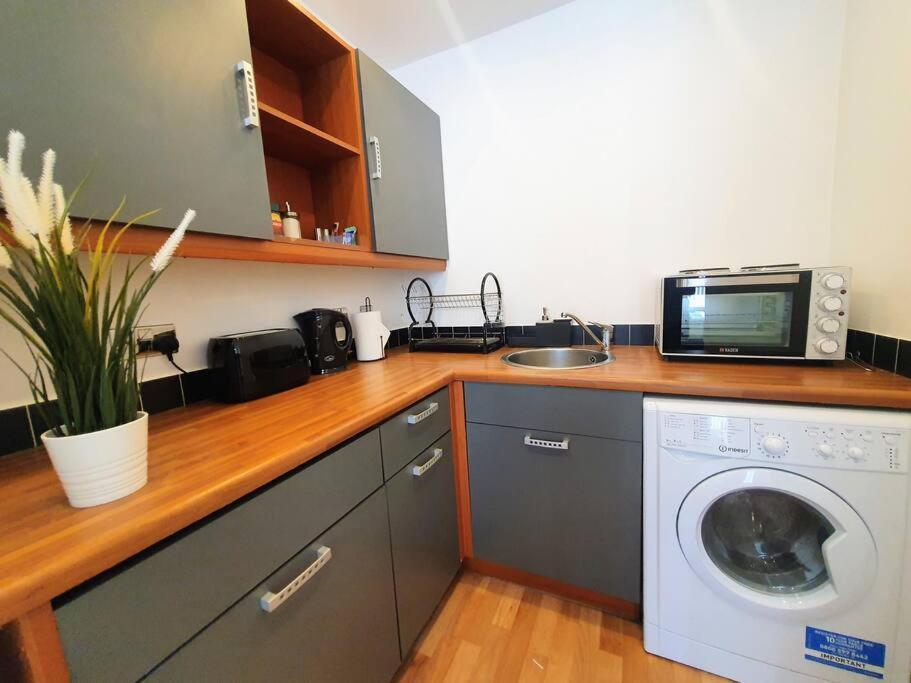 Contemporary Modern Studio Apartment - City Centre Birmingham Exterior photo